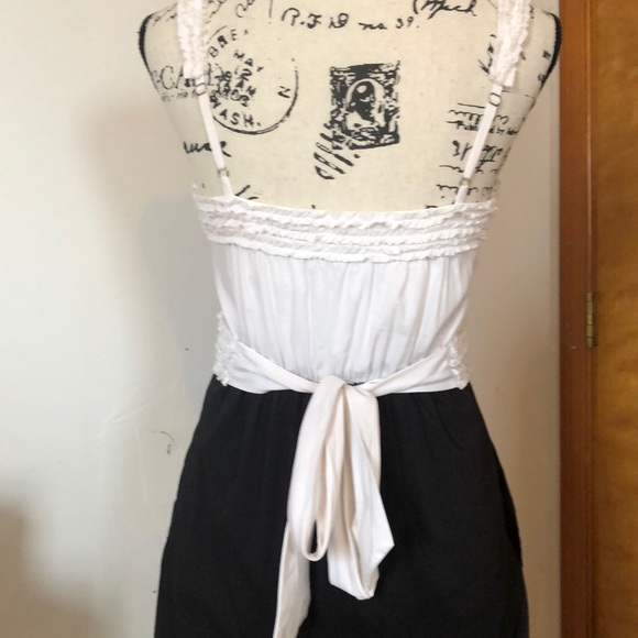 BCBG BLACK AND WHITE DRESS - Picture 6 of 8